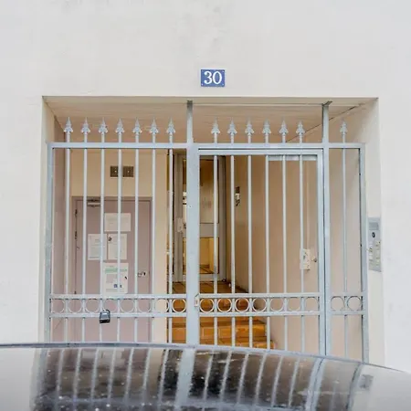 Yellow Flip-flops Apartament