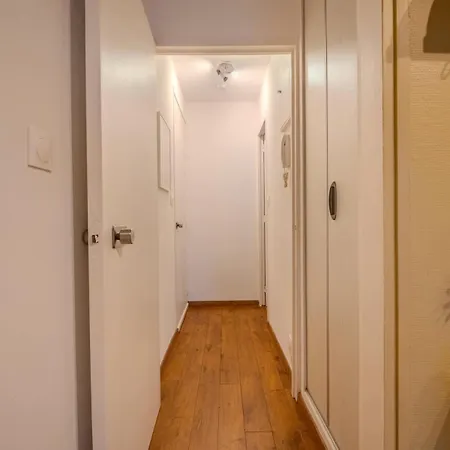 Apartament Yellow Flip-flops *