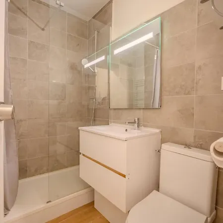 Apartament Yellow Flip-flops